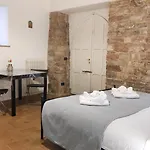 Myassisisuite - All'ombra Di Santa Chiara - Dimora Storica In Pietra Antica, Idromassaggio - Un Unico Spazio Di 140mq - 3 Camere, Doppi Servizi, 8 Posti - Accoglienza E Check Live - Mowimy Po Polsku Lägenhet *