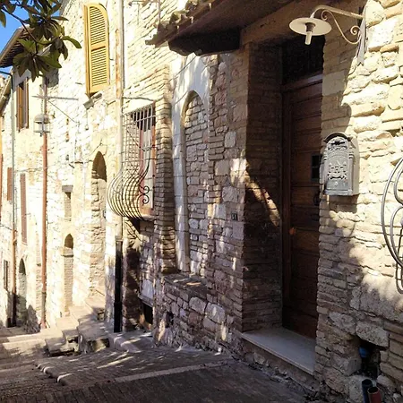 All'ombra Di Santa Chiara, 140mq, 3 Camere, Idromassaggio - Myassisisuite, Centro - Mowimy Po Polsku