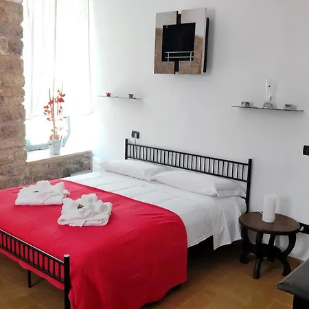 All'ombra Di Santa Chiara, 140mq, 3 Camere, Idromassaggio - Myassisisuite, Centro - Mowimy Po Polsku Διαμέρισμα