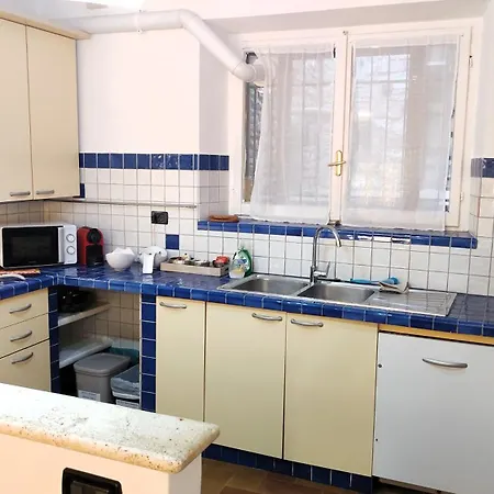 Διαμέρισμα All'ombra Di Santa Chiara, 140mq, 3 Camere, Idromassaggio - Myassisisuite, Centro - Mowimy Po Polsku