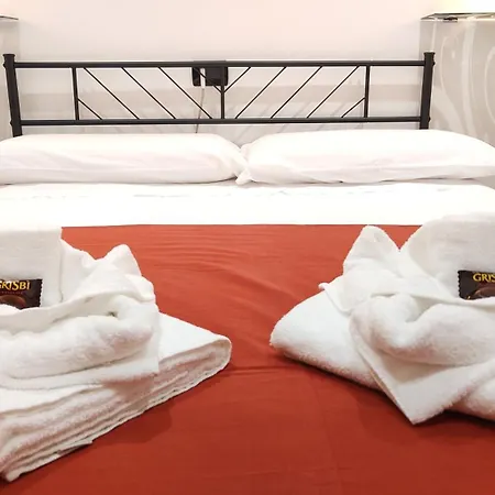 All'ombra Di Santa Chiara, 140mq, 3 Camere, Idromassaggio - Myassisisuite, Centro - Mowimy Po Polsku