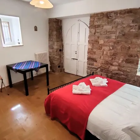 All'ombra Di Santa Chiara, 140mq, 3 Camere, Idromassaggio - Myassisisuite, Centro - Mowimy Po Polsku Διαμέρισμα Ασίζη