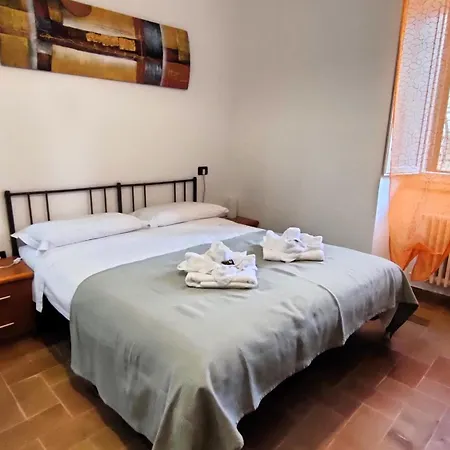 All'ombra Di Santa Chiara, 140mq, 3 Camere, Idromassaggio - Myassisisuite, Centro - Mowimy Po Polsku *