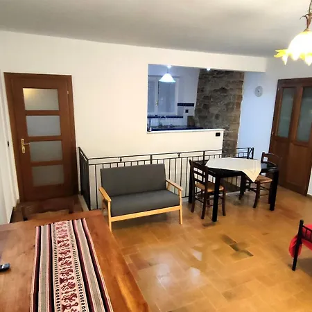 All'ombra Di Santa Chiara, 140mq, 3 Camere, Idromassaggio - Myassisisuite, Centro - Mowimy Po Polsku Ασίζη