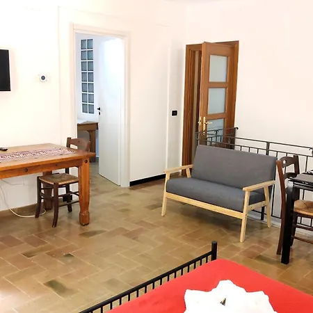 All'ombra Di Santa Chiara, 140mq, 3 Camere, Idromassaggio - Myassisisuite, Centro - Mowimy Po Polsku