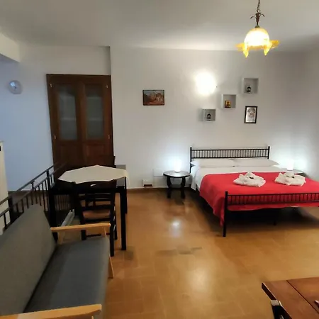 All'ombra Di Santa Chiara, 140mq, 3 Camere, Idromassaggio - Myassisisuite, Centro - Mowimy Po Polsku * Ασίζη