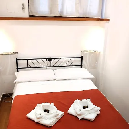 Διαμέρισμα All'ombra Di Santa Chiara, 140mq, 3 Camere, Idromassaggio - Myassisisuite, Centro - Mowimy Po Polsku