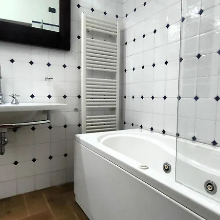 All'ombra Di Santa Chiara, 140mq, 3 Camere, Idromassaggio - Myassisisuite, Centro - Mowimy Po Polsku *