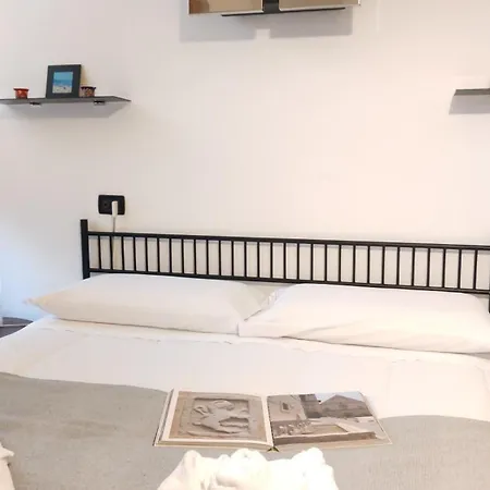 All'ombra Di Santa Chiara, 140mq, 3 Camere, Idromassaggio - Myassisisuite, Centro - Mowimy Po Polsku Διαμέρισμα *