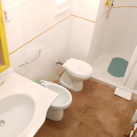 All'ombra Di Santa Chiara, 140mq, 3 Camere, Idromassaggio - Myassisisuite, Centro - Mowimy Po Polsku Διαμέρισμα *