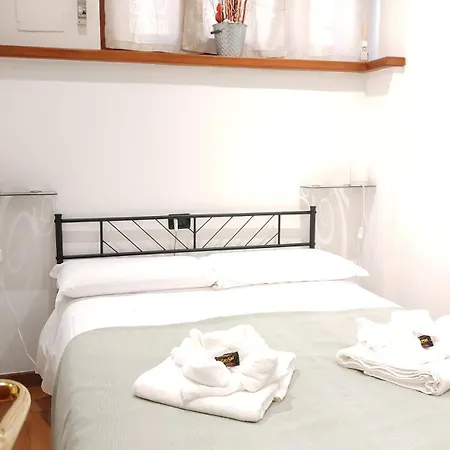 All'ombra Di Santa Chiara, 140mq, 3 Camere, Idromassaggio - Myassisisuite, Centro - Mowimy Po Polsku