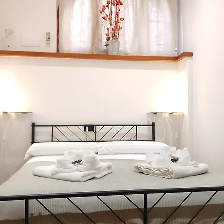 Διαμέρισμα All'ombra Di Santa Chiara, 140mq, 3 Camere, Idromassaggio - Myassisisuite, Centro - Mowimy Po Polsku