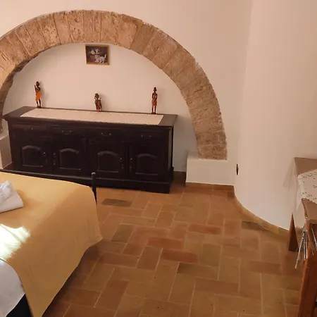 All'Ombra Di Santa Chiara By Myassisisuite - Vicino A San Carlo Acutis - Dormi In Una Casa Del '400 - 140 Mq, Raro Piano Terra - 4 Veri Letti Matrimoniali, Zero Divani Letto - Live Check-In, No Key Box, 3 Real Beds, Jacuzzi - Mowimy Po Polsku * Ασίζη