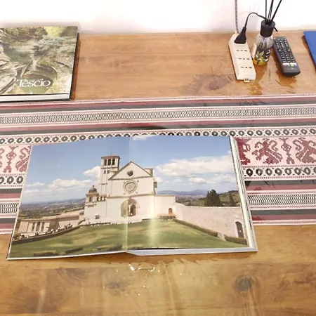 All'ombra Di Santa Chiara, 140mq, 3 Camere, Idromassaggio - Myassisisuite, Centro - Mowimy Po Polsku *