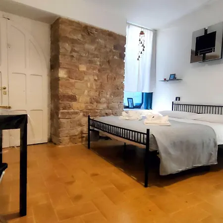 All'ombra Di Santa Chiara, 140mq, 3 Camere, Idromassaggio - Myassisisuite, Centro - Mowimy Po Polsku Ασίζη