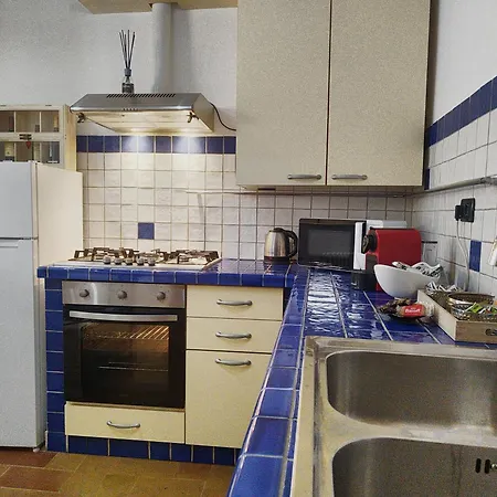 All'Ombra Di Santa Chiara By Myassisisuite - Vicino A San Carlo Acutis - Dormi In Una Casa Del '400 - 140 Mq, Raro Piano Terra - 4 Veri Letti Matrimoniali, Zero Divani Letto - Live Check-In, No Key Box, 3 Real Beds, Jacuzzi - Mowimy Po Polsku Ασίζη