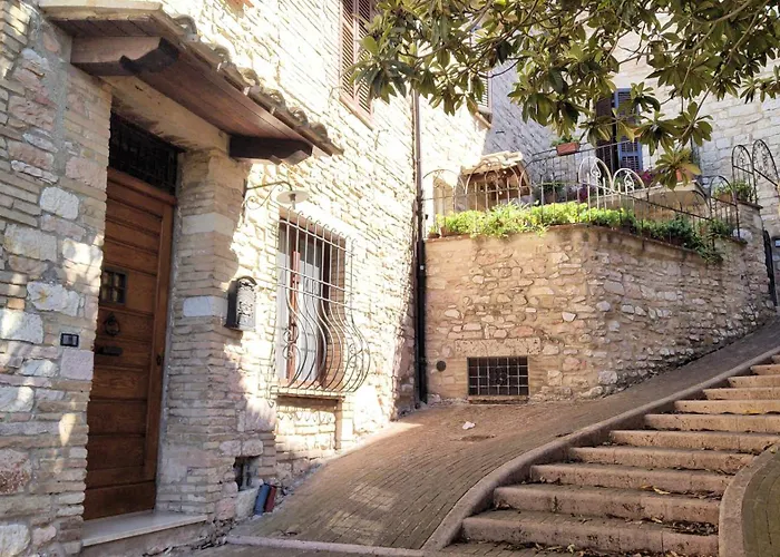 Apartamento MyAssisiSuite - All'Ombra di Santa Chiara - Dimora Storica con Idromassaggio - Un Unico Spazio di 140mq per Gruppi - Assisi Centro - Accoglienza Live - Mówimy po polsku *