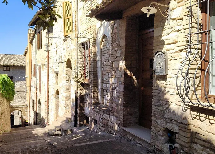 MyAssisiSuite - All'Ombra di Santa Chiara - Dimora Storica con Idromassaggio - Un Unico Spazio di 140mq per Gruppi - Assisi Centro - Accoglienza Live - Mówimy po polsku