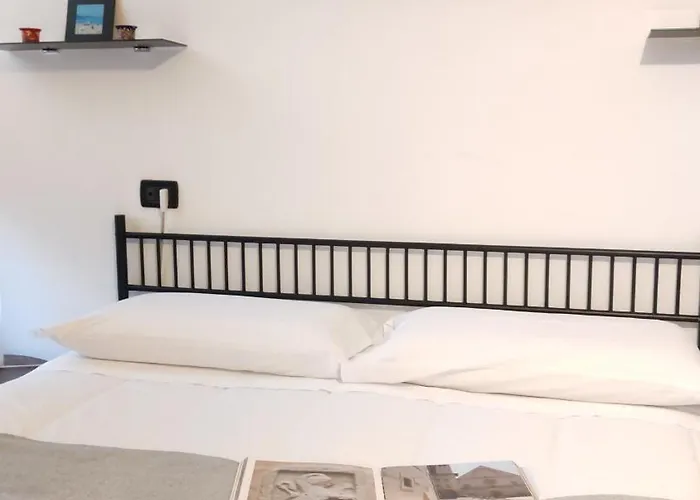 MyAssisiSuite - All'Ombra di Santa Chiara - Dimora Storica con Idromassaggio - Un Unico Spazio di 140mq per Gruppi - Assisi Centro - Accoglienza Live - Mówimy po polsku Apartamento *