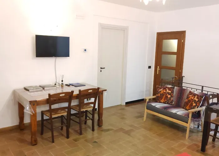 Apartamento MyAssisiSuite - All'Ombra di Santa Chiara - Dimora Storica con Idromassaggio - Un Unico Spazio di 140mq per Gruppi - Assisi Centro - Accoglienza Live - Mówimy po polsku