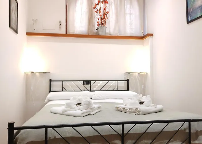 Apartamento MyAssisiSuite - All'Ombra di Santa Chiara - Dimora Storica con Idromassaggio - Un Unico Spazio di 140mq per Gruppi - Assisi Centro - Accoglienza Live - Mówimy po polsku