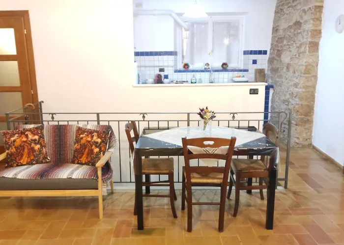 MyAssisiSuite - All'Ombra di Santa Chiara - Dimora Storica con Idromassaggio - Un Unico Spazio di 140mq per Gruppi - Assisi Centro - Accoglienza Live - Mówimy po polsku Apartamento Assisi