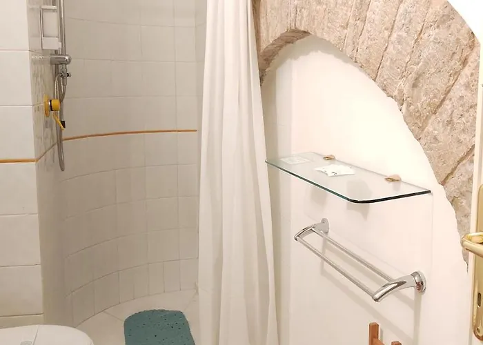 MyAssisiSuite - All'Ombra di Santa Chiara - Dimora Storica con Idromassaggio - Un Unico Spazio di 140mq per Gruppi - Assisi Centro - Accoglienza Live - Mówimy po polsku Apartamento *