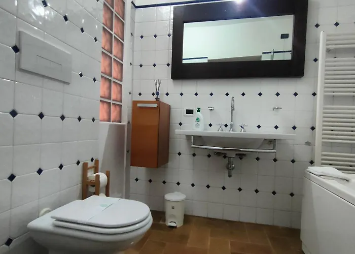 MyAssisiSuite - All'Ombra di Santa Chiara - Dimora Storica con Idromassaggio - Un Unico Spazio di 140mq per Gruppi - Assisi Centro - Accoglienza Live - Mówimy po polsku Apartamento Assisi