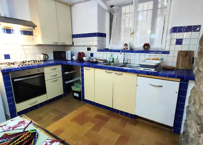 MyAssisiSuite - All'Ombra di Santa Chiara - Dimora Storica con Idromassaggio - Un Unico Spazio di 140mq per Gruppi - Assisi Centro - Accoglienza Live - Mówimy po polsku Apartamento