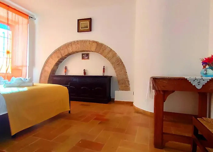 Apartamento MyAssisiSuite - All'Ombra di Santa Chiara - Dimora Storica con Idromassaggio - Un Unico Spazio di 140mq per Gruppi - Assisi Centro - Accoglienza Live - Mówimy po polsku Assisi