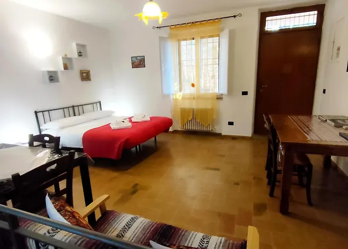Apartamento MyAssisiSuite - All'Ombra di Santa Chiara - Dimora Storica con Idromassaggio - Un Unico Spazio di 140mq per Gruppi - Assisi Centro - Accoglienza Live - Mówimy po polsku