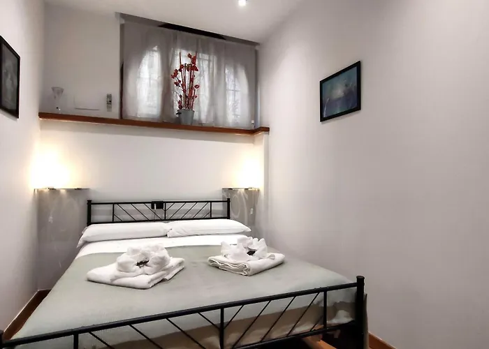 Apartamento MyAssisiSuite - All'Ombra di Santa Chiara - Dimora Storica con Idromassaggio - Un Unico Spazio di 140mq per Gruppi - Assisi Centro - Accoglienza Live - Mówimy po polsku Assisi